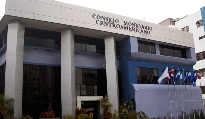 Lanzan un premio al periodismo ecónomico en Centroamérica