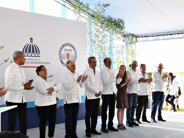 Abinader elogia aportes del sector tabaco