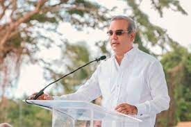 Presidente llama a la ciudadanía estar atentos a desplazamiento de Fiona