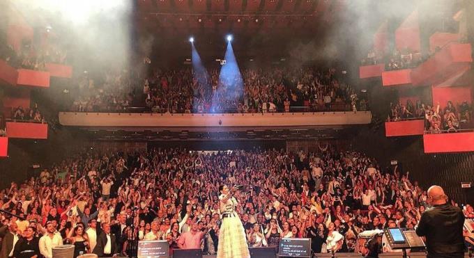 Natalia Jiménez celebra con éxito 20 años de trayectoria musical en el Teatro Nacional