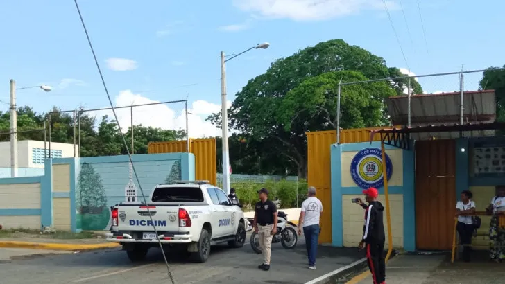Un muerto y dos heridos en cárcel de Rafey en Santiago