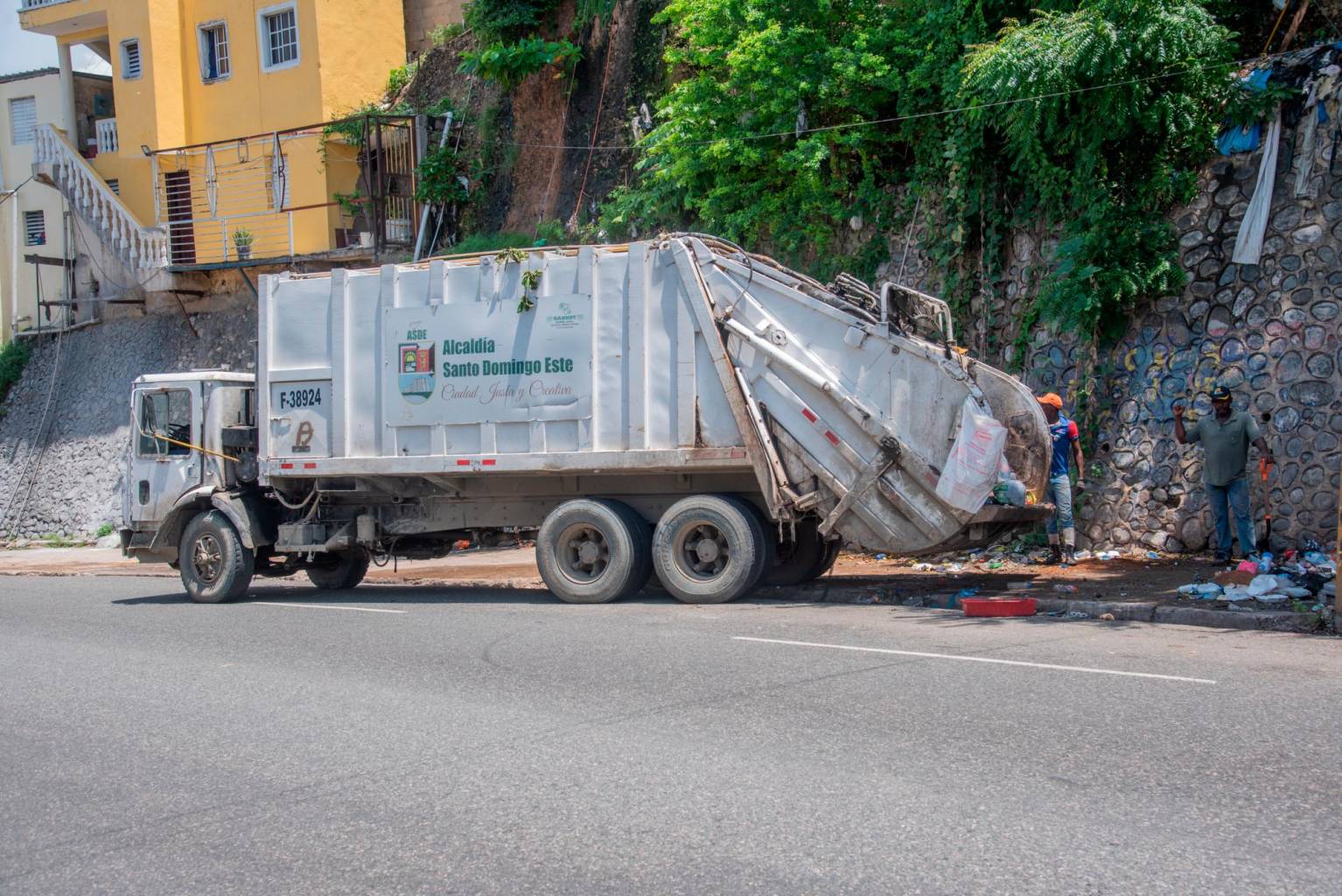 Mejora ligeramente recogida de basura en algunas zonas de Santo Domingo ...