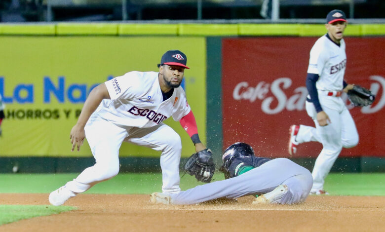 Leones, Águilas Y Estrellas se llevan el triunfo en el inicio del béisbol
