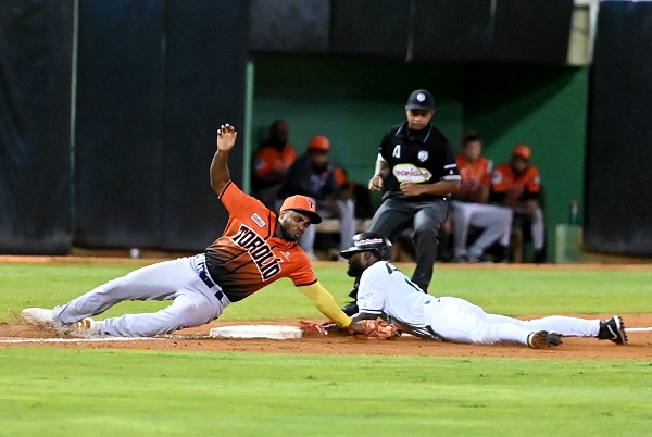 Estrellas vencen a los Toros además de los partidos suspendidos por las lluvias