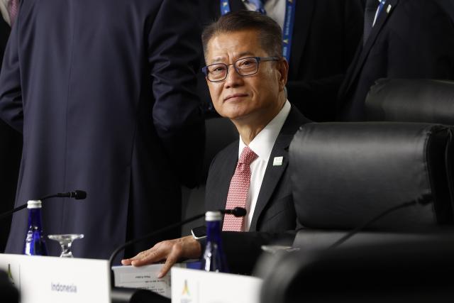 Hong Kong avisa aranceles de Trump perjudicará solo a EEUU