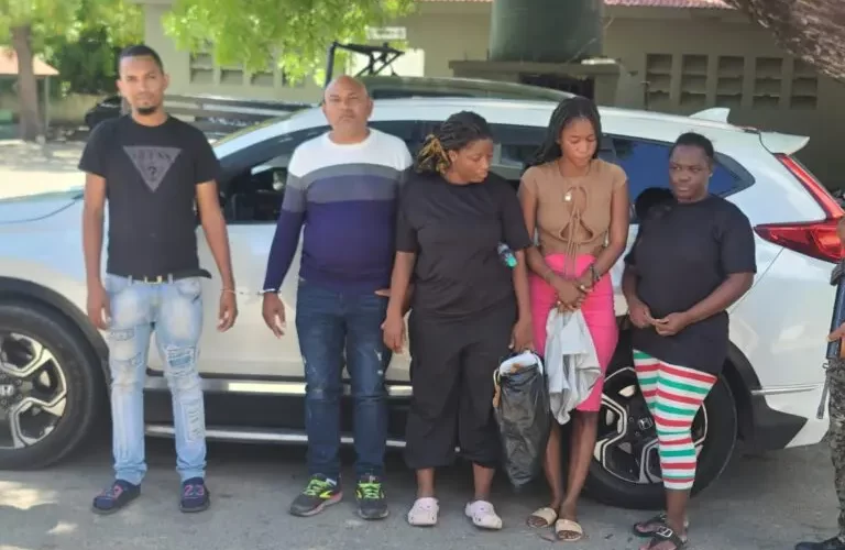 Arrestan a dos hombres que ocultaban inmigrantes indocumentados en San Juan de la Maguana