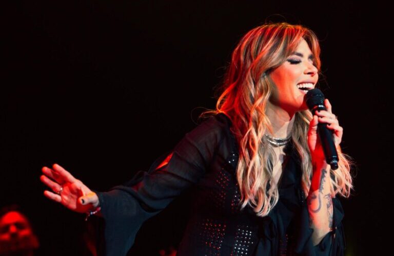 Kany García se presenta con el público argentino en el Grax Rex de Buenos Aires, Argentina