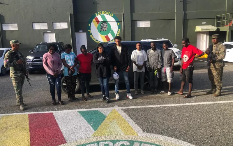 Arrestan sargento y raso del ERD con inmigrantes indocumentados en San Juan de la Maguana
