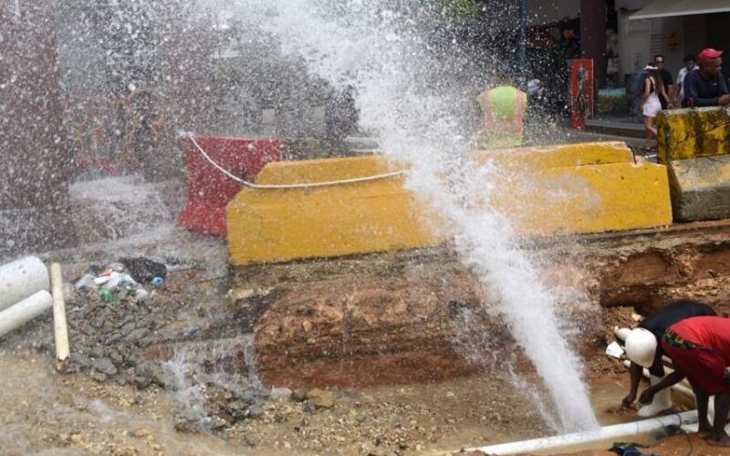 Fugas de agua potable afectan la Ciudad Colonial y área SDN